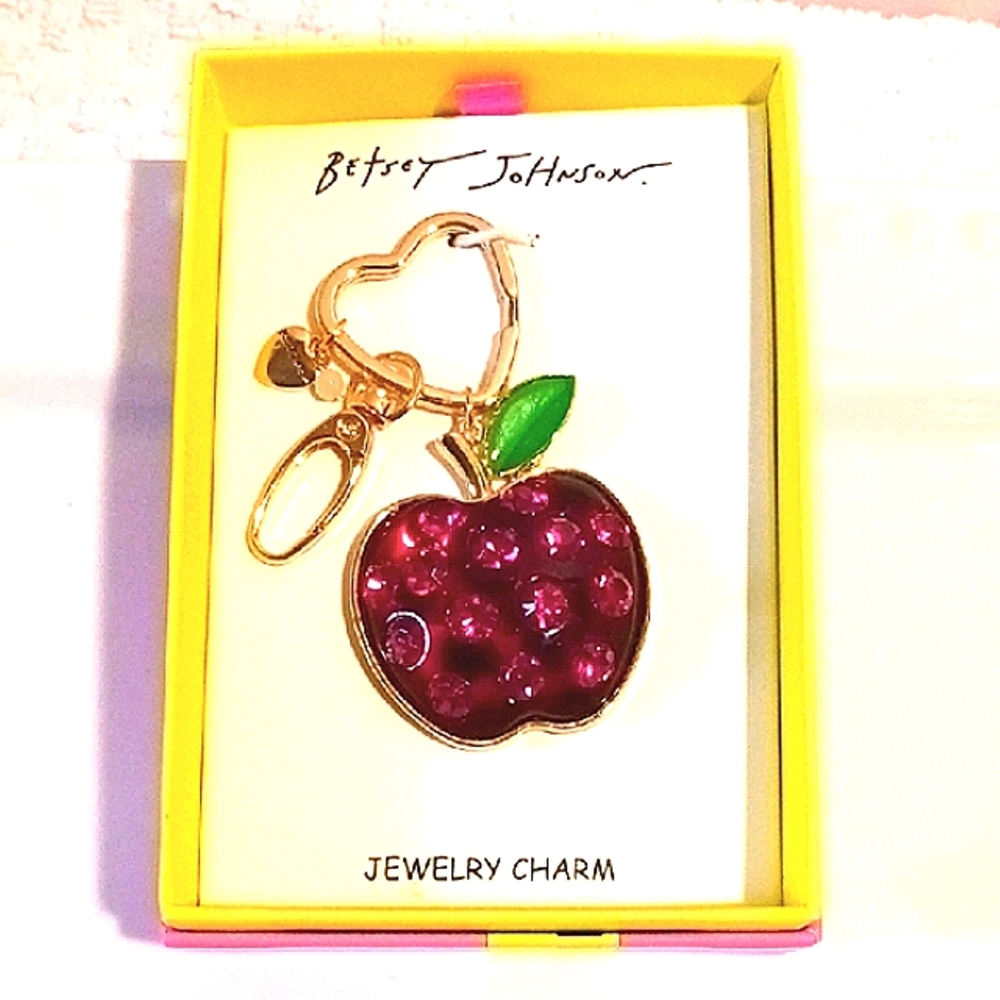 Betsey Johnson 💋 Pink Rheinstone Apple Jewelry Charm/Keychain 🍎🎁❤️🍎🎁🍎